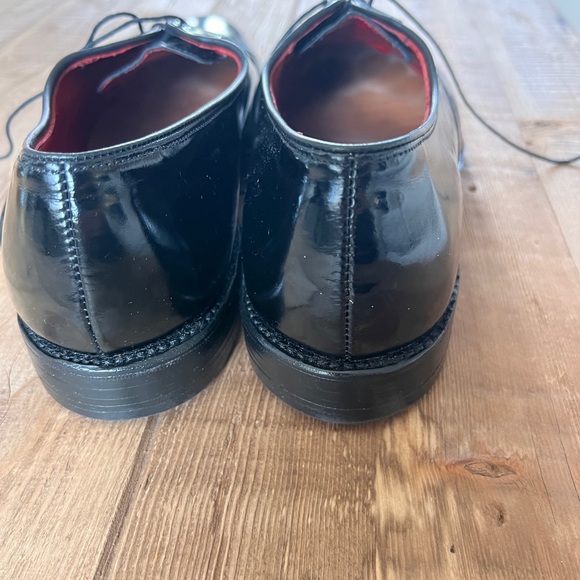 Allen Edmonds Men’s Hillcrest Oxford Shoes - Picture 5 of 7